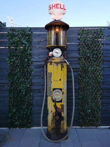 Pompe à essence Mobil américaine de 1946 restaurée